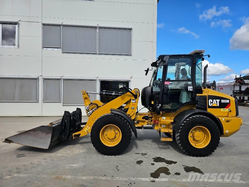 CAT 908M Gumikerekes homlokrakodók