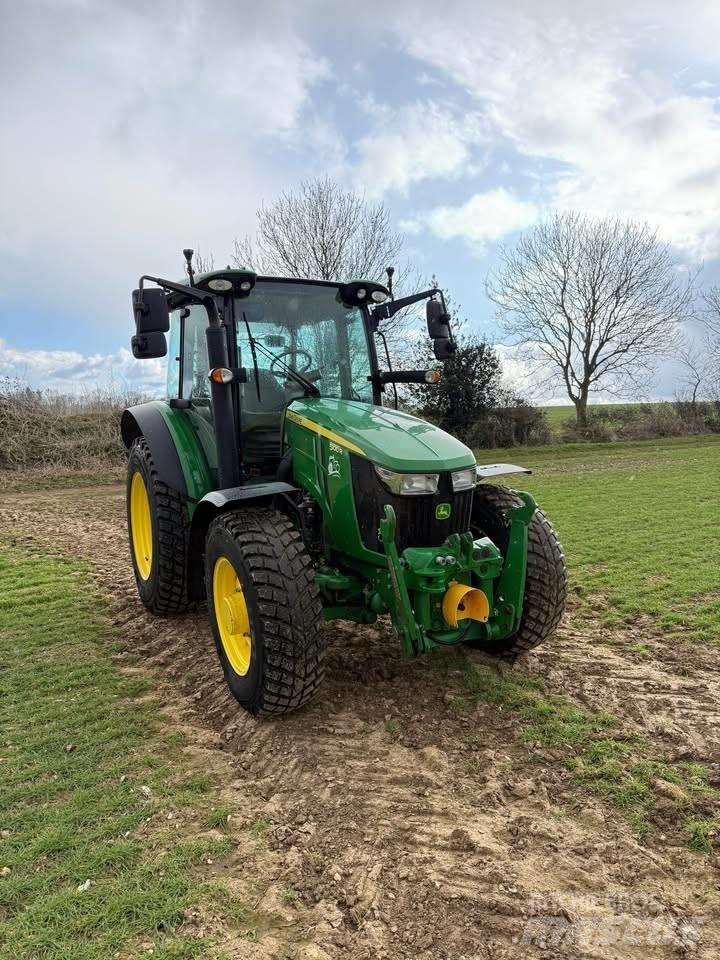 John Deere 5100 R Traktorok