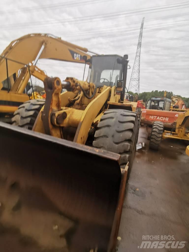 CAT 966F Gumikerekes homlokrakodók