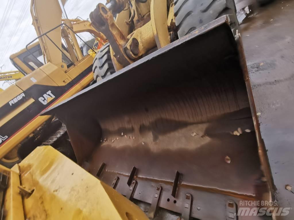 CAT 966F Gumikerekes homlokrakodók