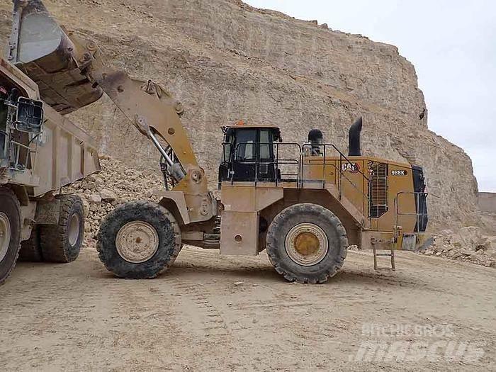 CAT 988K Gumikerekes homlokrakodók