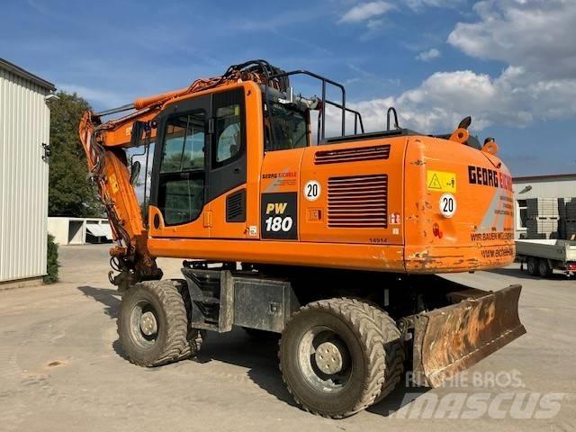 Komatsu PW 180-10 Gumikerekes kotrók