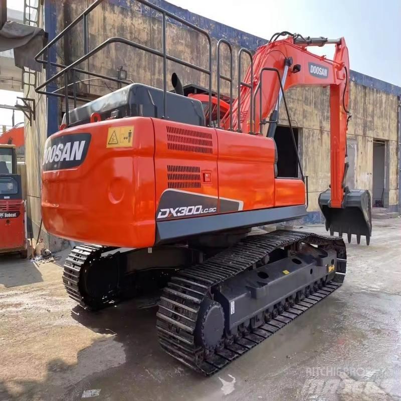 Doosan DX 300 LC-9C Lánctalpas kotrók