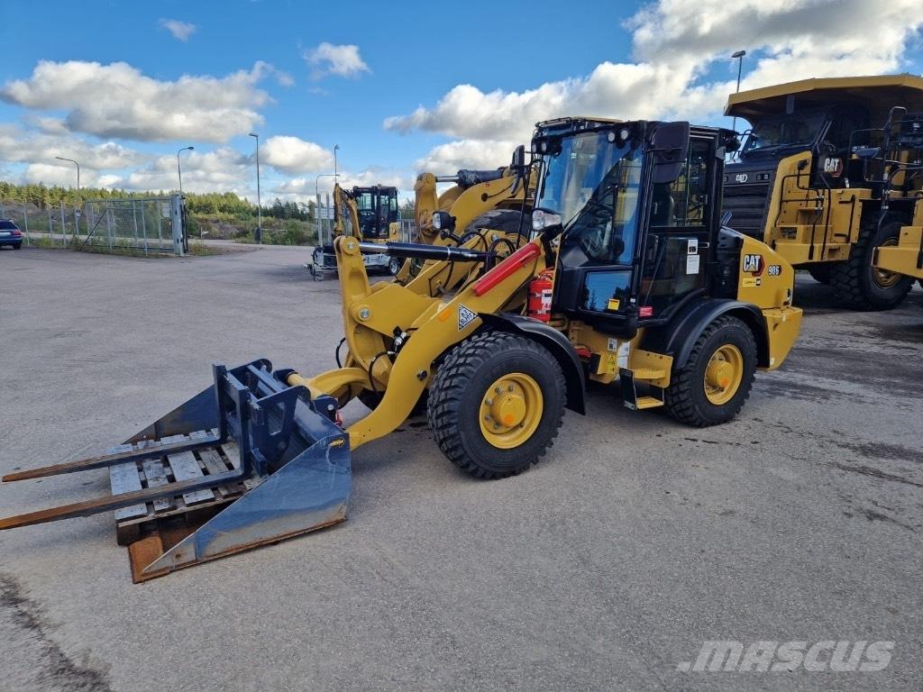 CAT 906 Gumikerekes homlokrakodók
