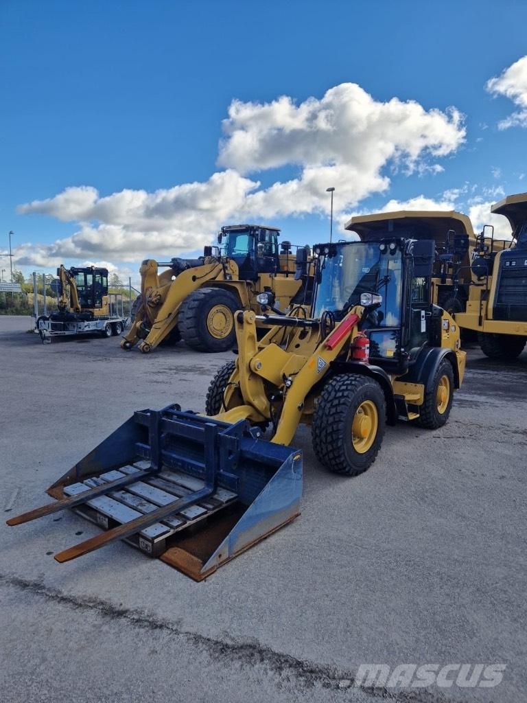 CAT 906 Gumikerekes homlokrakodók
