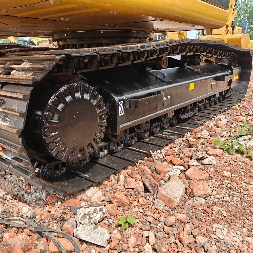 CAT 320D2L Lánctalpas kotrók