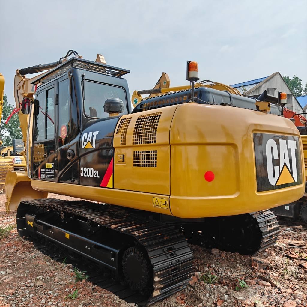 CAT 320D2L Lánctalpas kotrók