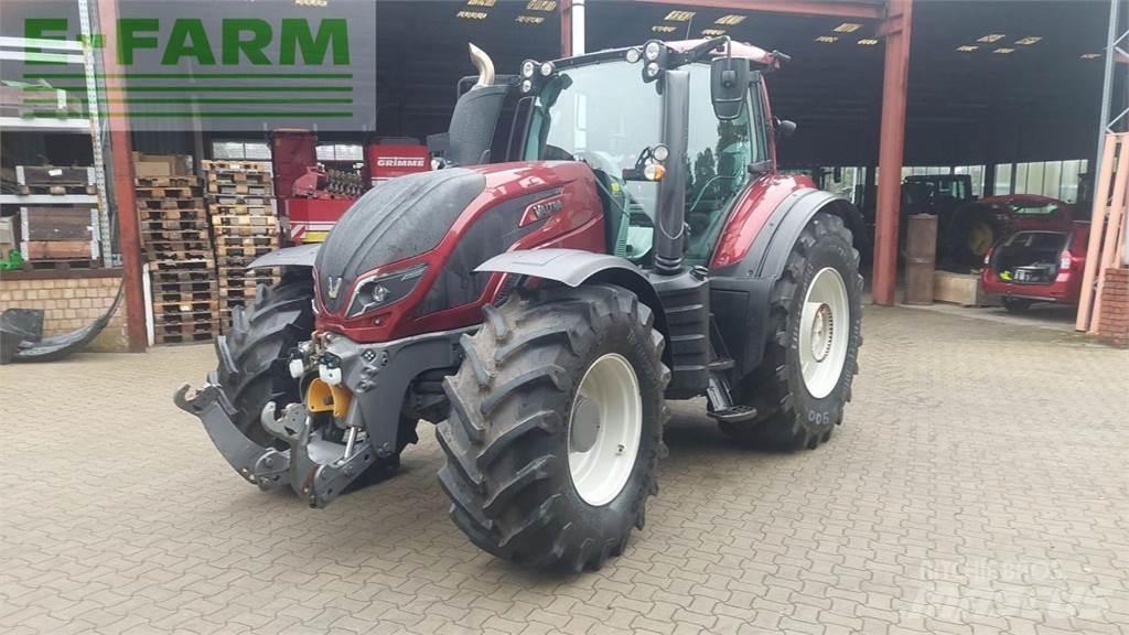 Valtra T 174 Traktorok