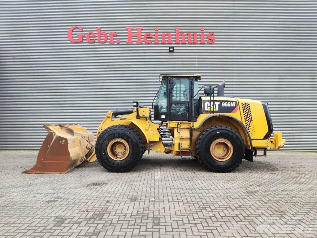 CAT 966 M Gumikerekes homlokrakodók