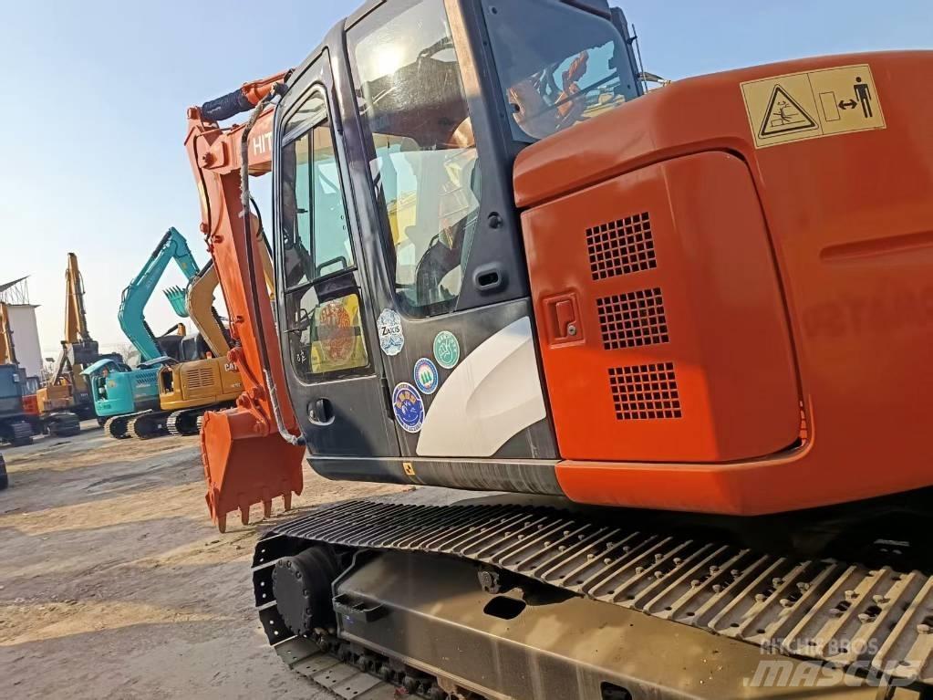 Hitachi ZX135 Lánctalpas kotrók