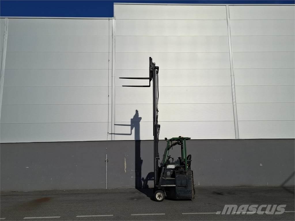 Combilift C3000CB Tolóoszlopos négyutas targonca