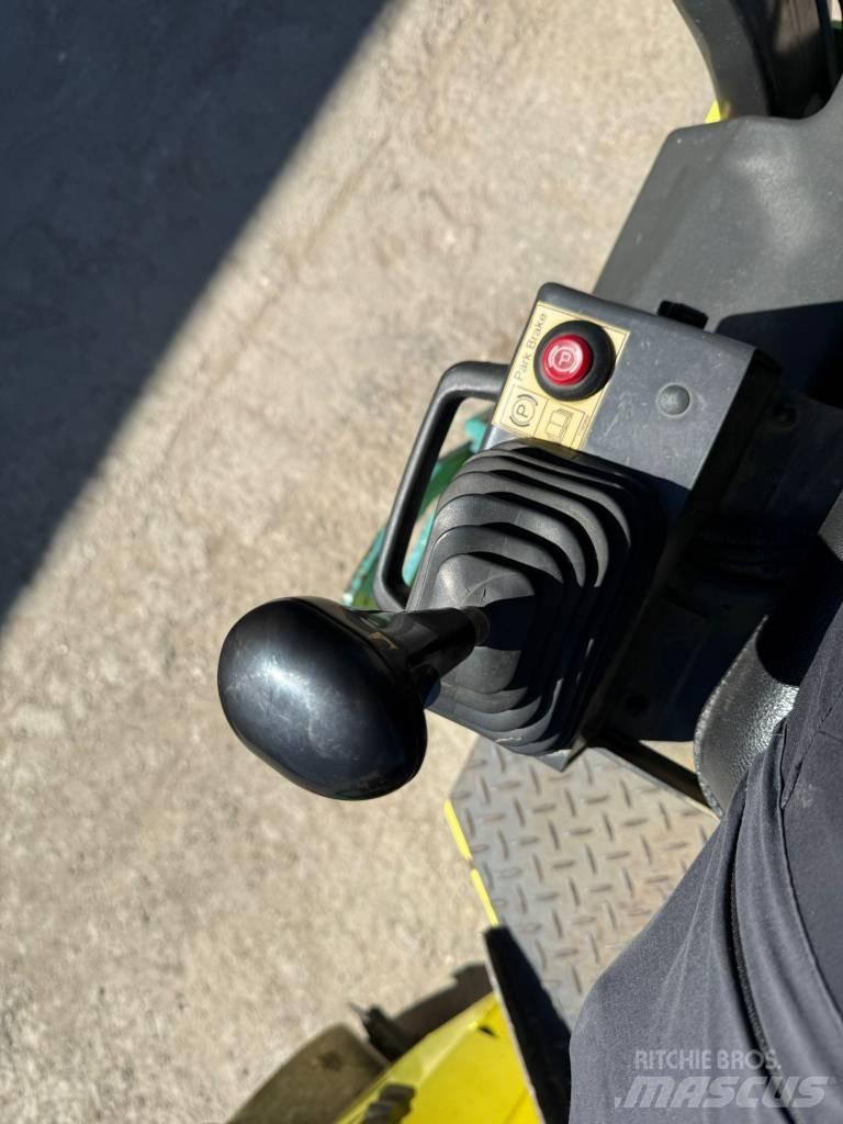 Ammann ARX 26 Ikerdobos hengerek