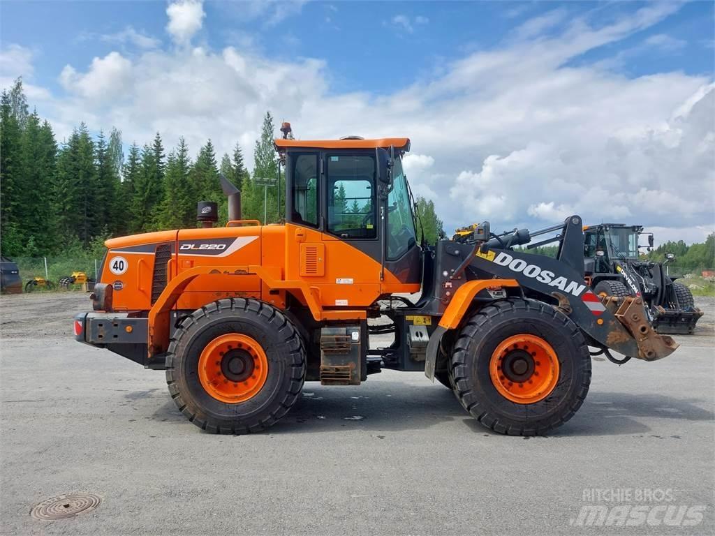 Doosan DL220-5 Gumikerekes homlokrakodók