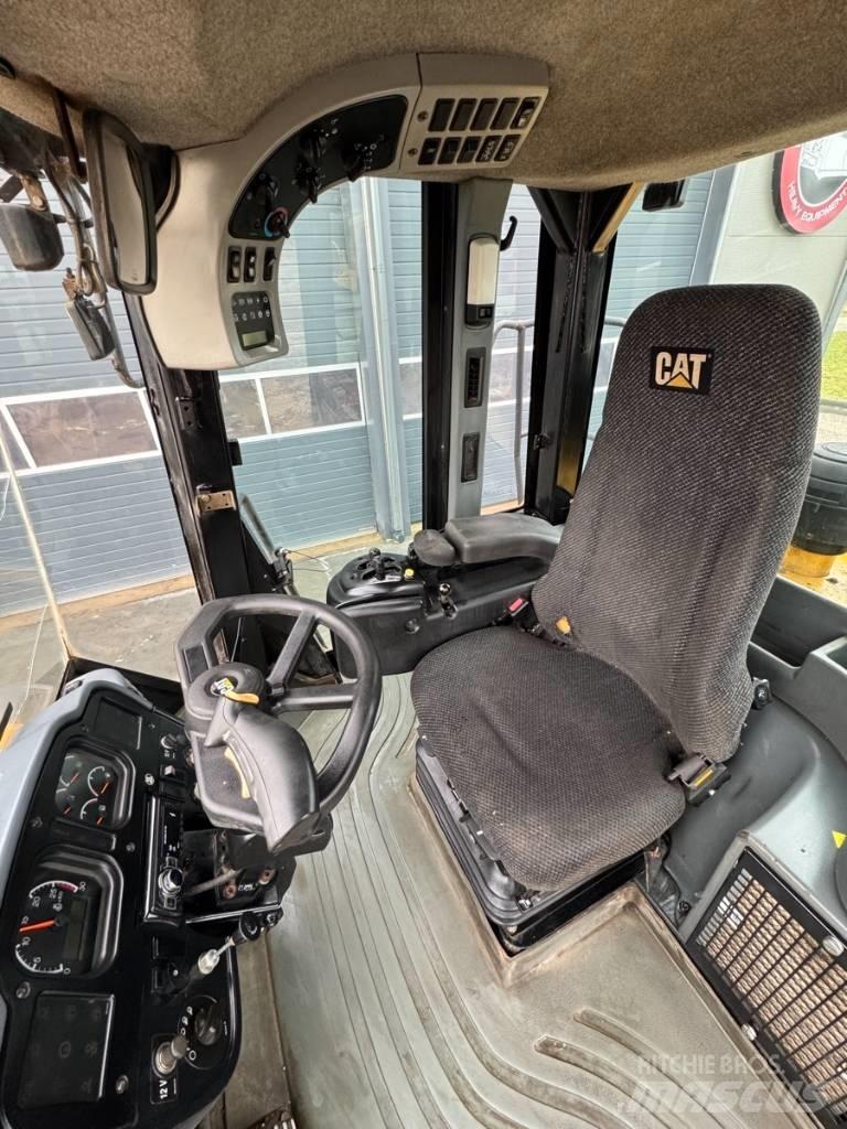 CAT 950 G Gumikerekes homlokrakodók