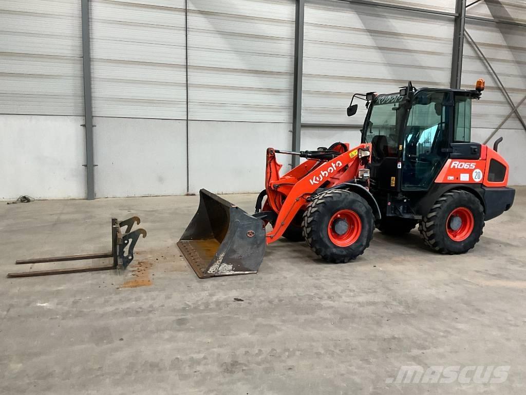 Kubota R 065 Gumikerekes homlokrakodók