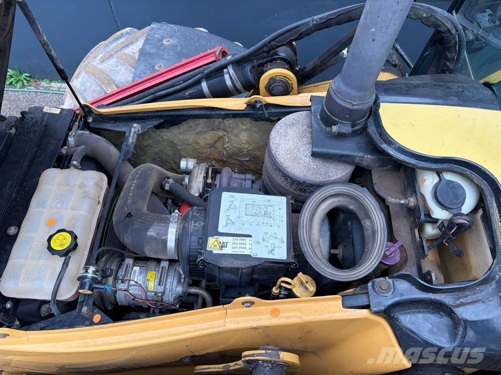 CAT 444E Kotrórakodók