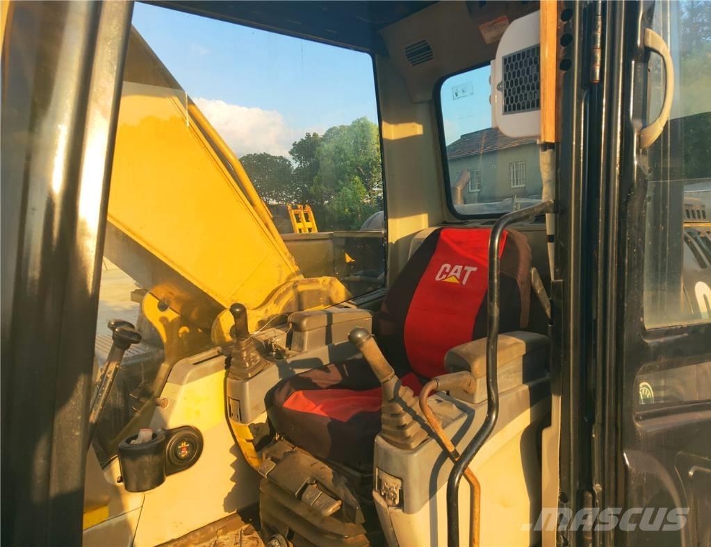 CAT 325D Lánctalpas kotrók