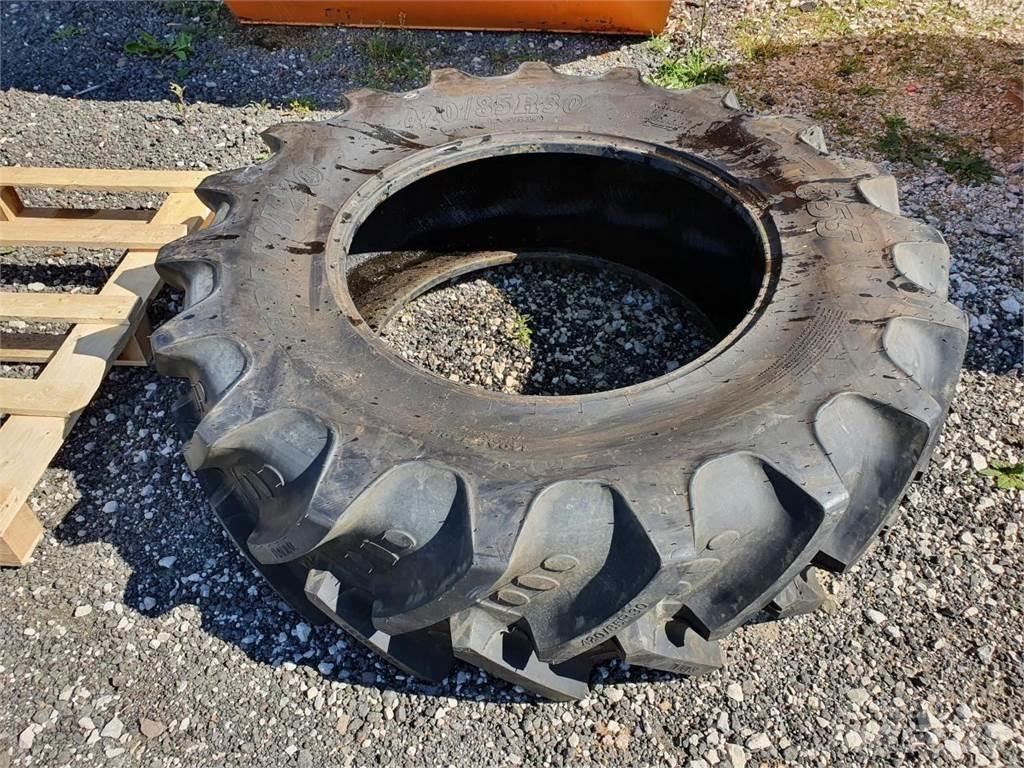 BKT 420/85R30 Gumiabroncsok, kerekek és felnik