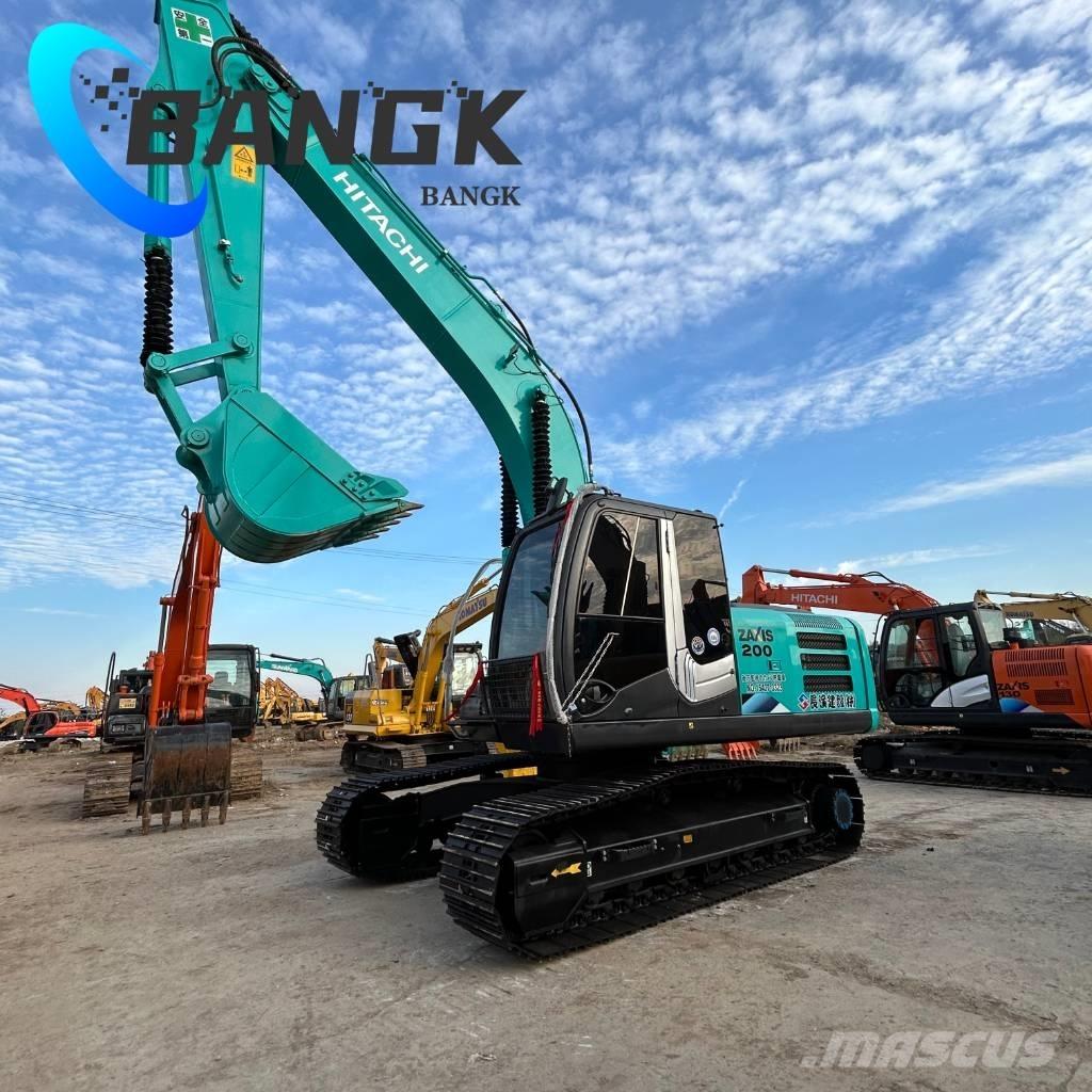 Hitachi 200 Gumikerekes kotrók