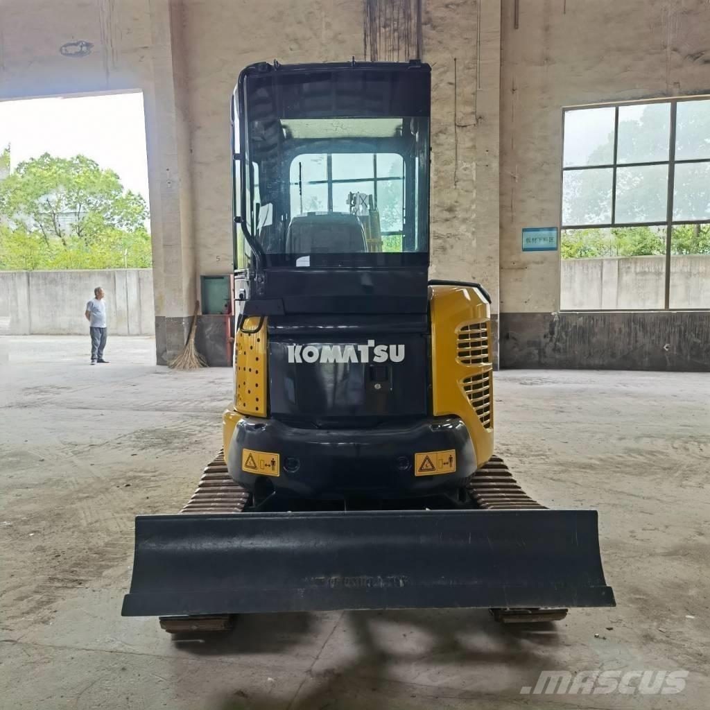 Komatsu PC30 Lánctalpas kotrók