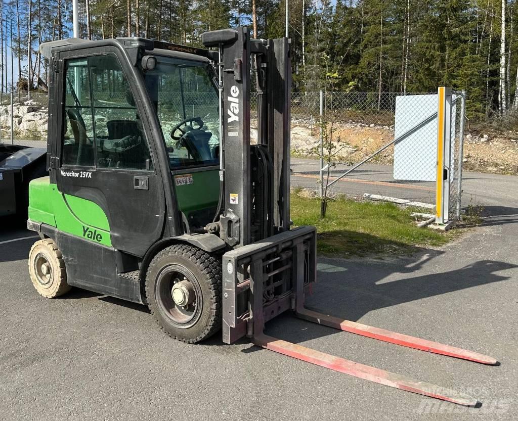 Yale GLP 25 VX Gázüzemű targoncák
