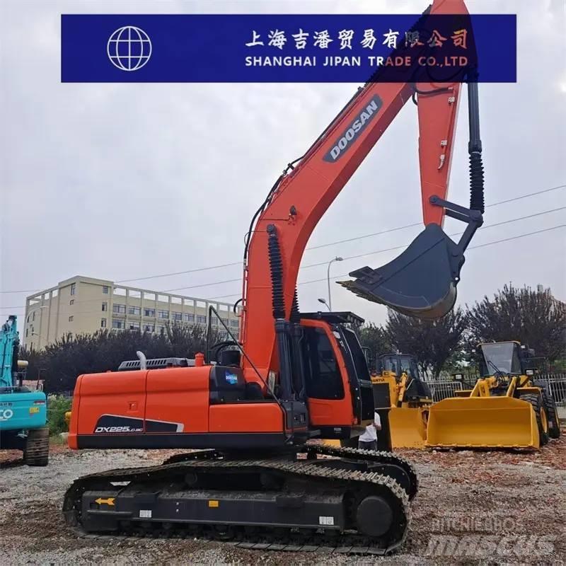 Doosan DX 225 Lánctalpas kotrók