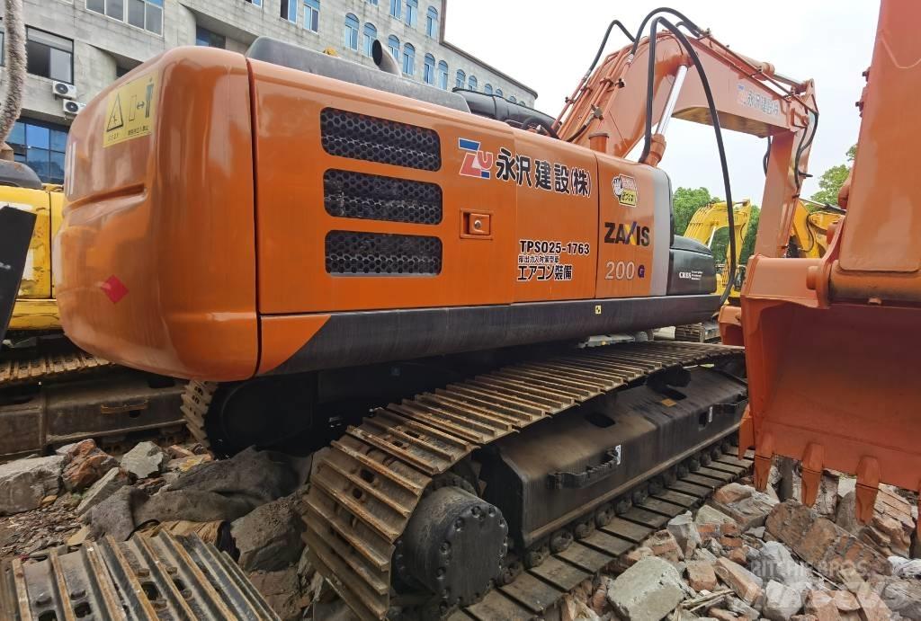 Hitachi ZX 200 Lánctalpas kotrók