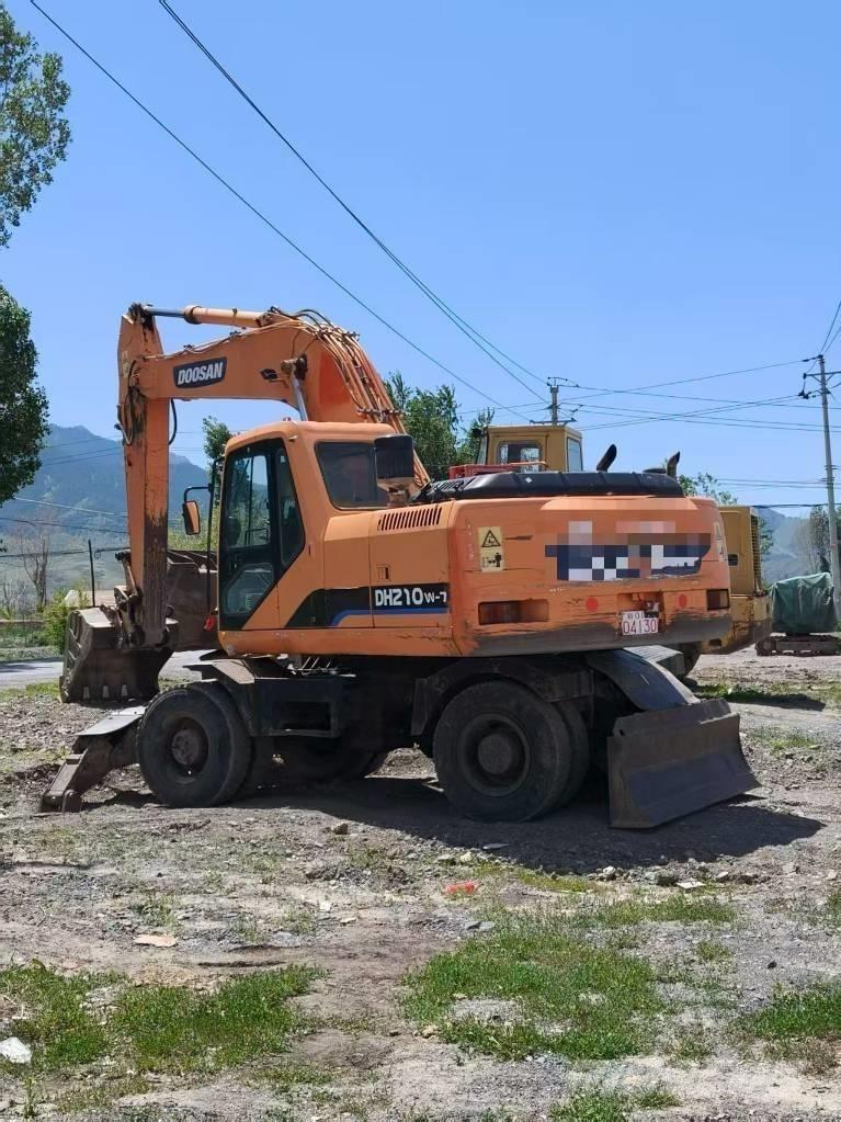 Doosan DH210W-7 Gumikerekes kotrók
