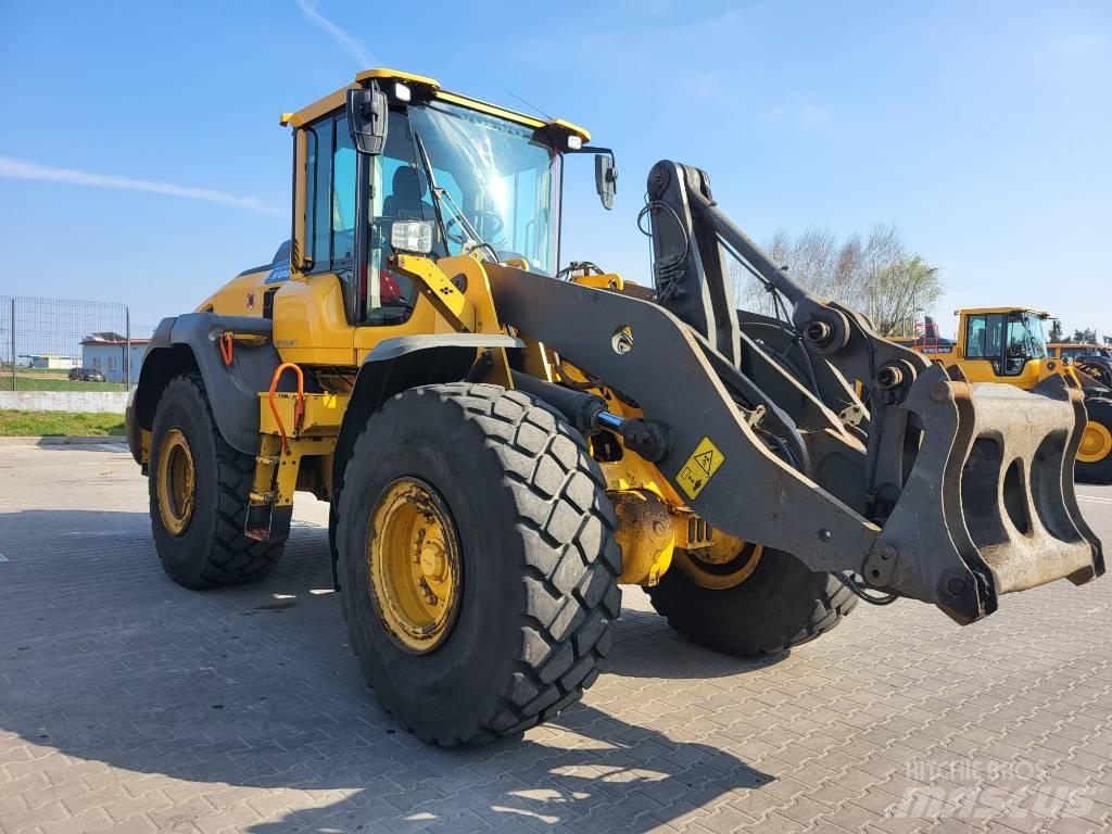 Volvo L 120 H Gumikerekes homlokrakodók