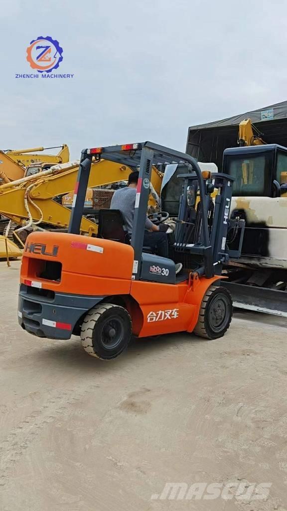 Heli CPCD 30 Dízel targoncák