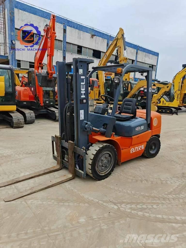 Heli CPCD 30 Dízel targoncák