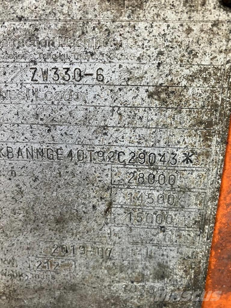 Hitachi ZW330-6 Gumikerekes homlokrakodók
