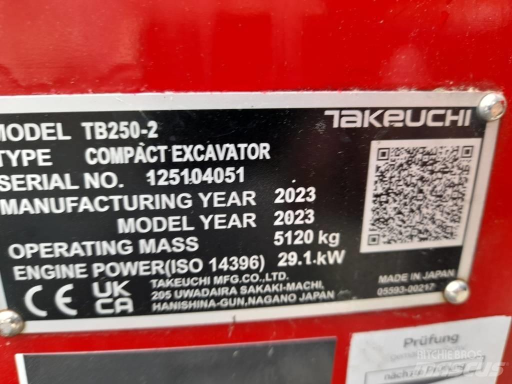 Takeuchi TB 250-2 Mini kotrók < 7t