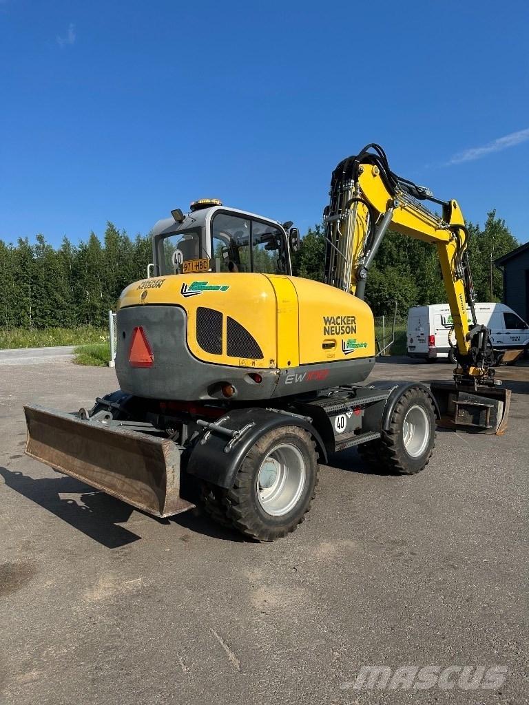 Wacker Neuson EW 100 Gumikerekes kotrók