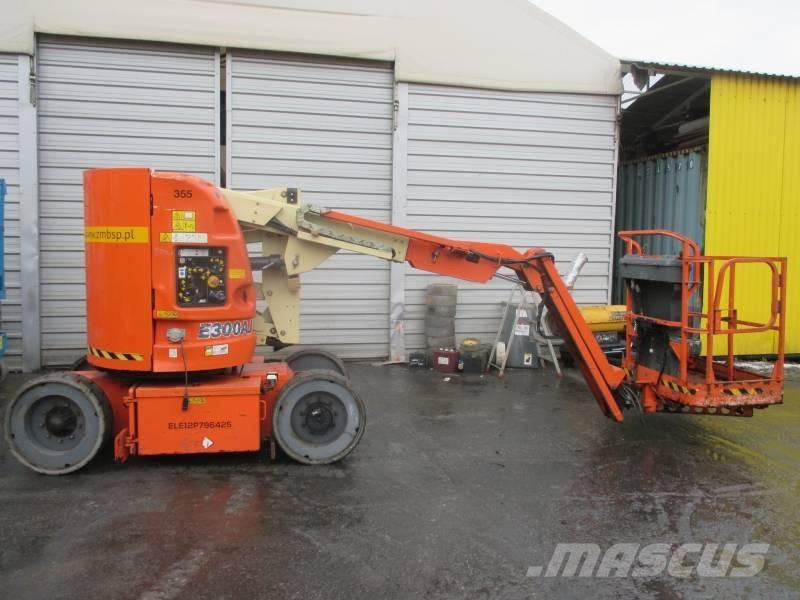 JLG E 300 AJ Karos emelők