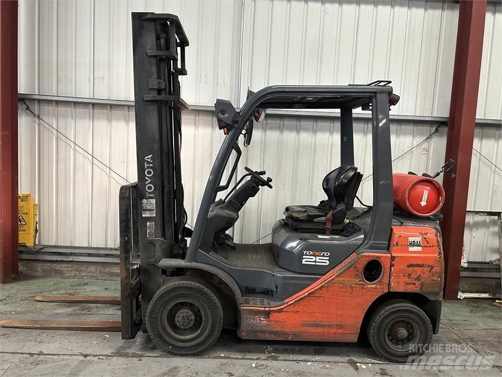 Toyota 02-8FGF25 Gázüzemű targoncák