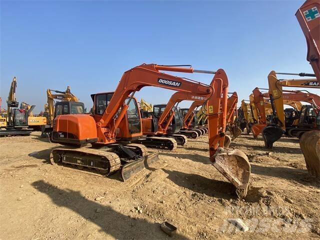Doosan DX80 Mini kotrók < 7t