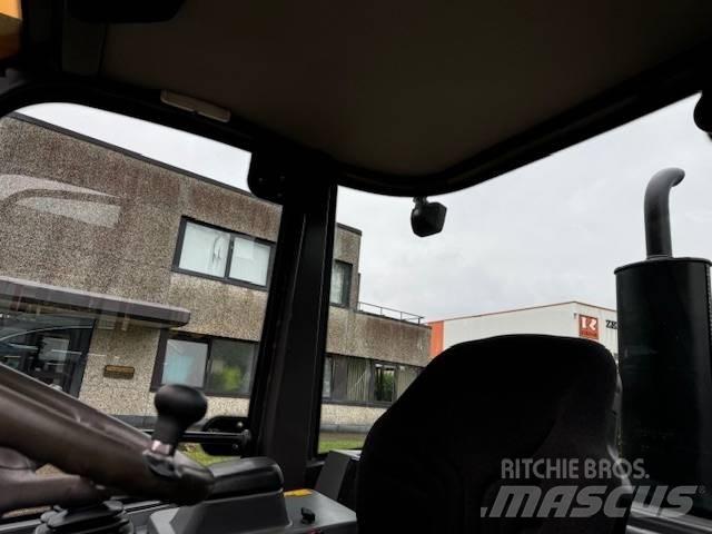 Volvo L 25 F Gumikerekes homlokrakodók