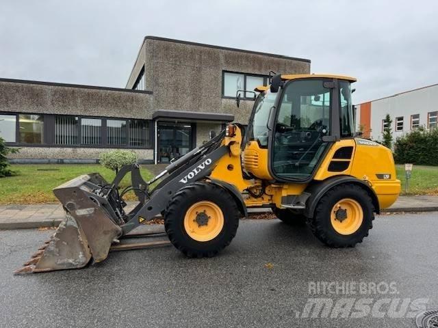 Volvo L 25 F Gumikerekes homlokrakodók