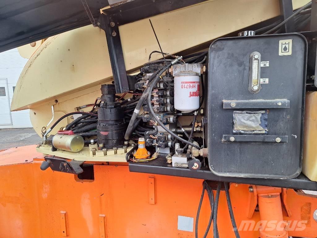 JLG 660 SJ 4x4x4 Karos emelők