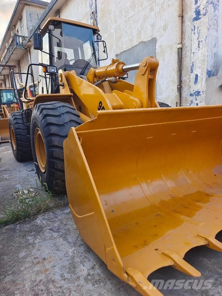 CAT 950 G Gumikerekes homlokrakodók