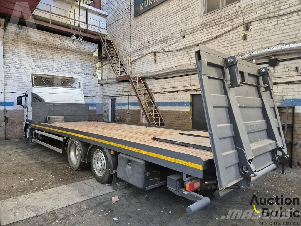 Volvo FM380 Platós / Ponyvás teherautók