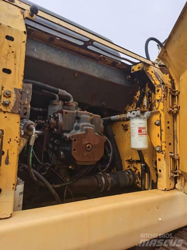 Komatsu PC 220-7 Lánctalpas kotrók
