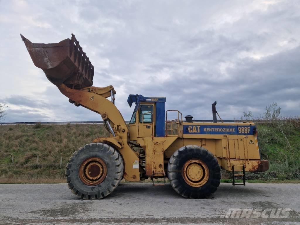 CAT 988 F Gumikerekes homlokrakodók