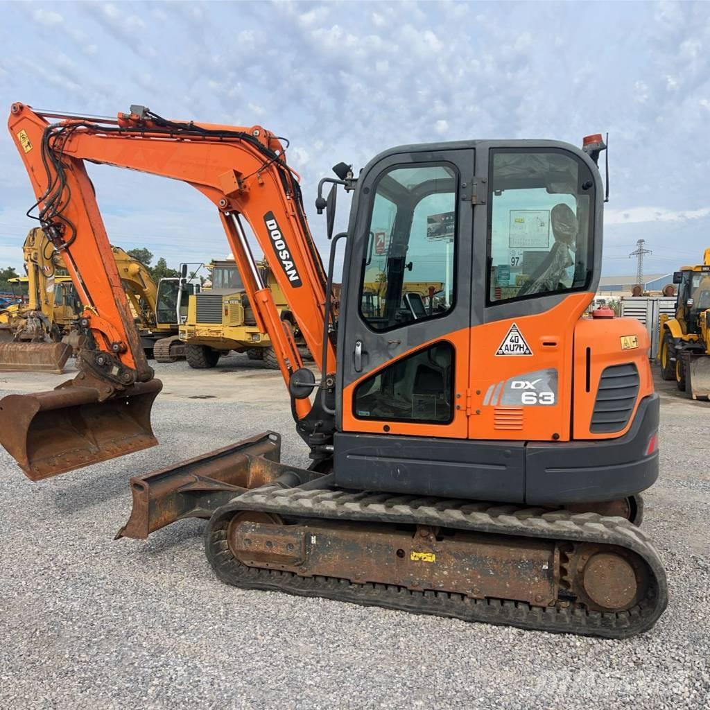 Doosan DX 63-3 Mini kotrók < 7t