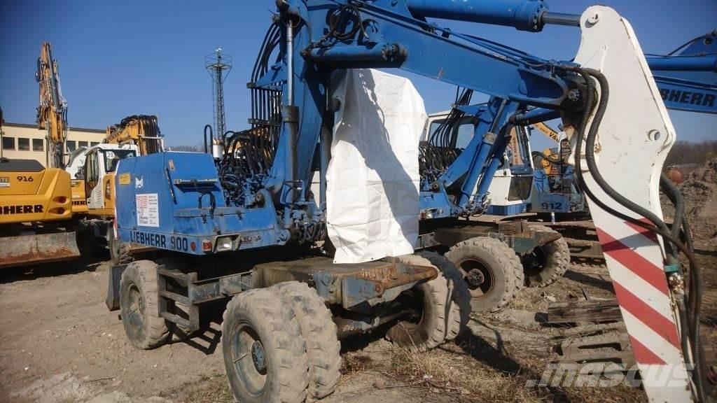 Liebherr A900-C Gumikerekes kotrók