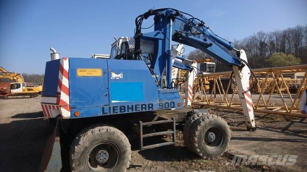 Liebherr A900-C Gumikerekes kotrók