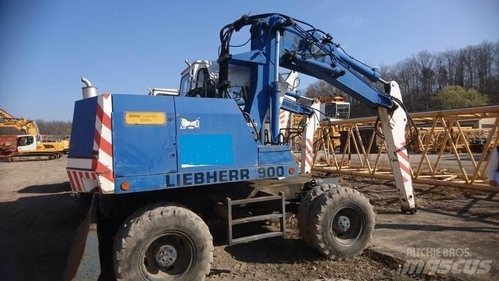Liebherr A900-C Gumikerekes kotrók