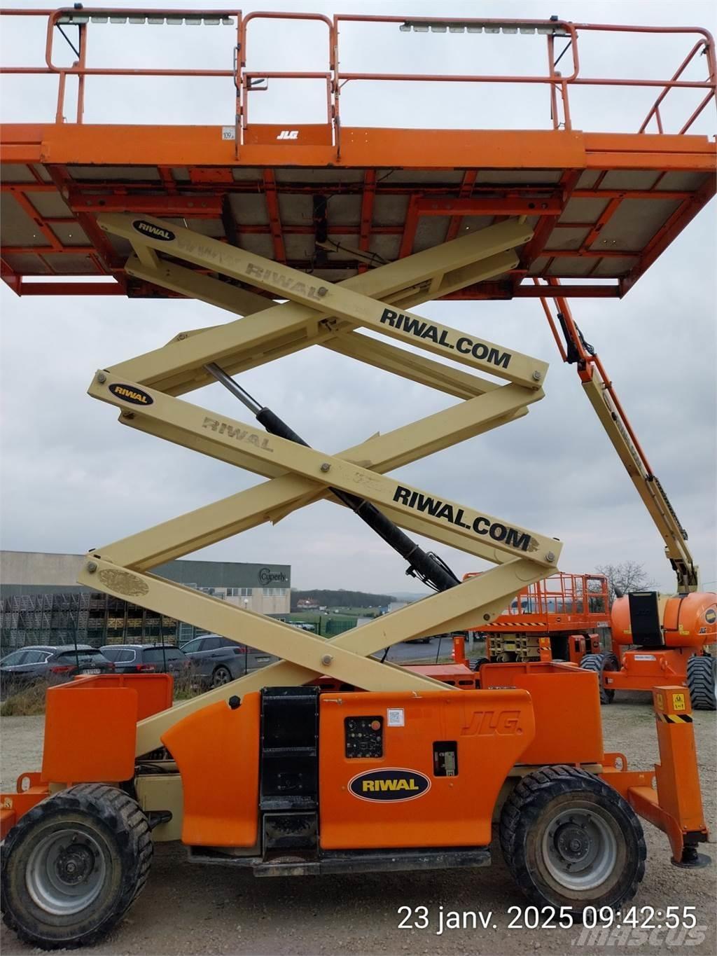 JLG 3394RT Ollós emelők