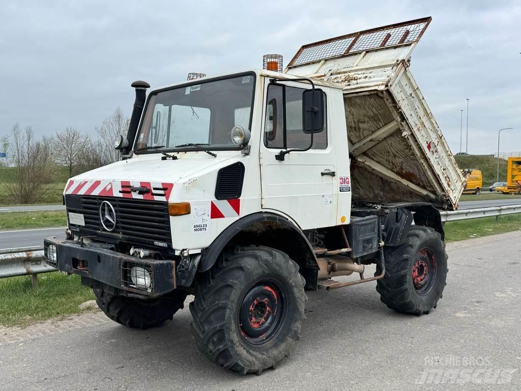 Mercedes-Benz 424 Billenő teherautók